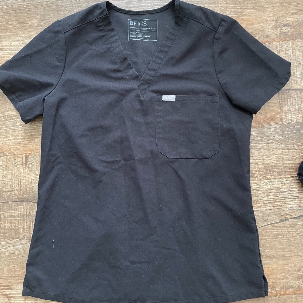 FIGS Catarina One-Pocket Scrub Top Black S